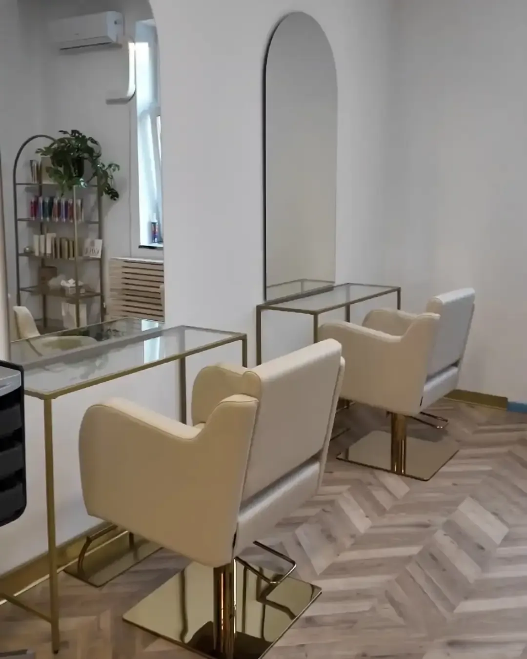 Wnętrze salonu fryzjerskiego